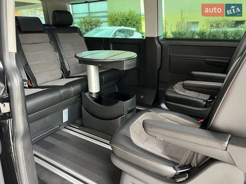 Минивэн Volkswagen Multivan 2021 в Киеве