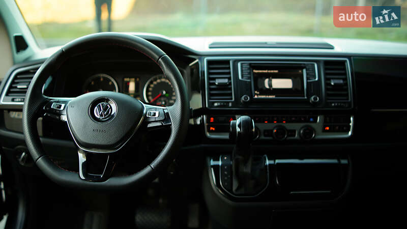 Мінівен Volkswagen Multivan 2016 в Львові