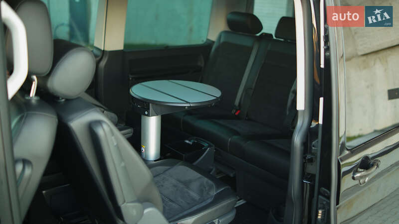 Мінівен Volkswagen Multivan 2016 в Львові