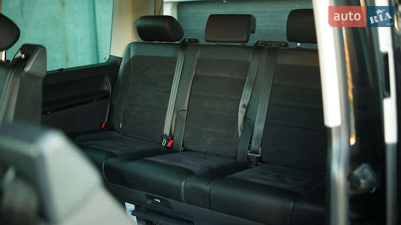 Мінівен Volkswagen Multivan 2016 в Львові