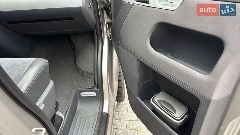 Мінівен Volkswagen Multivan 2015 в Києві