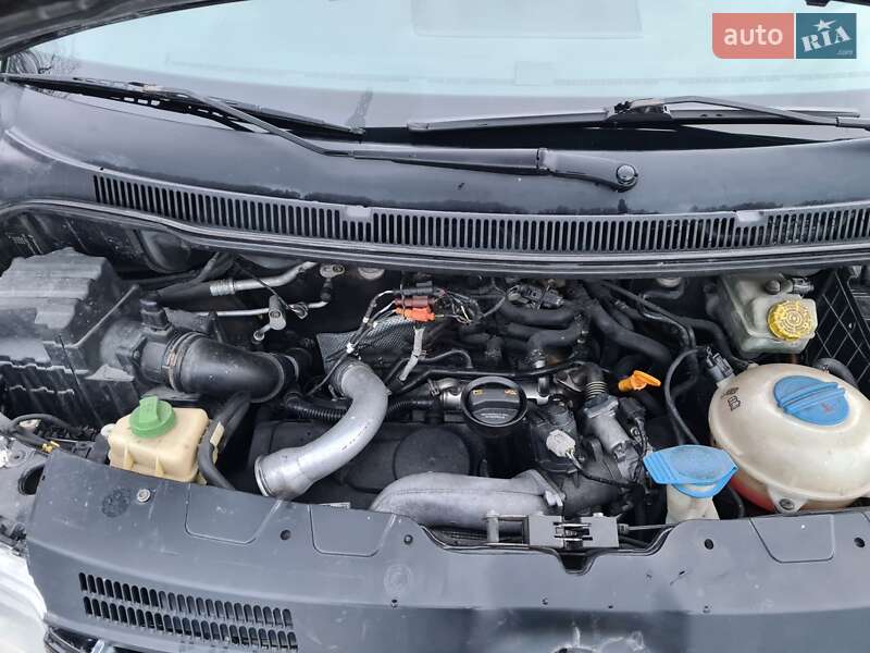 Минивэн Volkswagen Multivan 2007 в Новом Роздоле