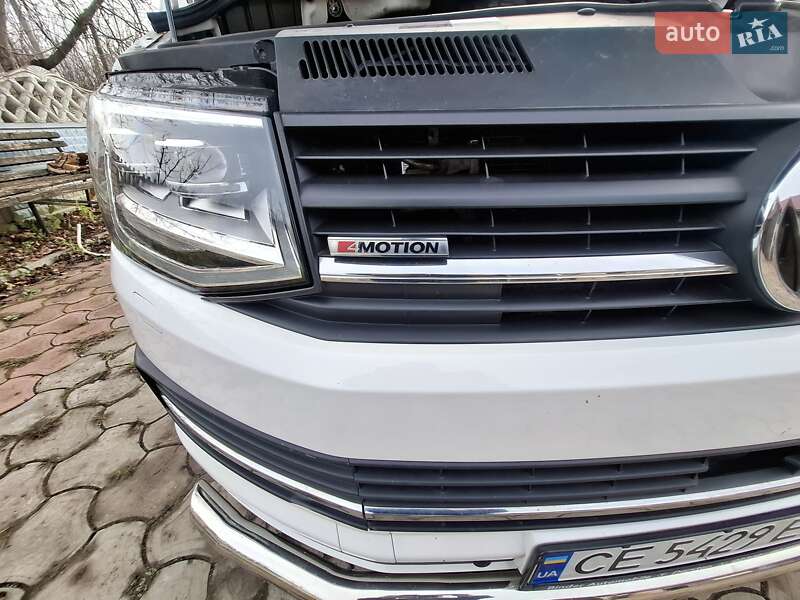 Минивэн Volkswagen Multivan 2017 в Черновцах