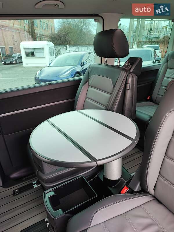 Минивэн Volkswagen Multivan 2022 в Черновцах