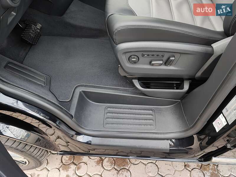 Минивэн Volkswagen Multivan 2022 в Черновцах