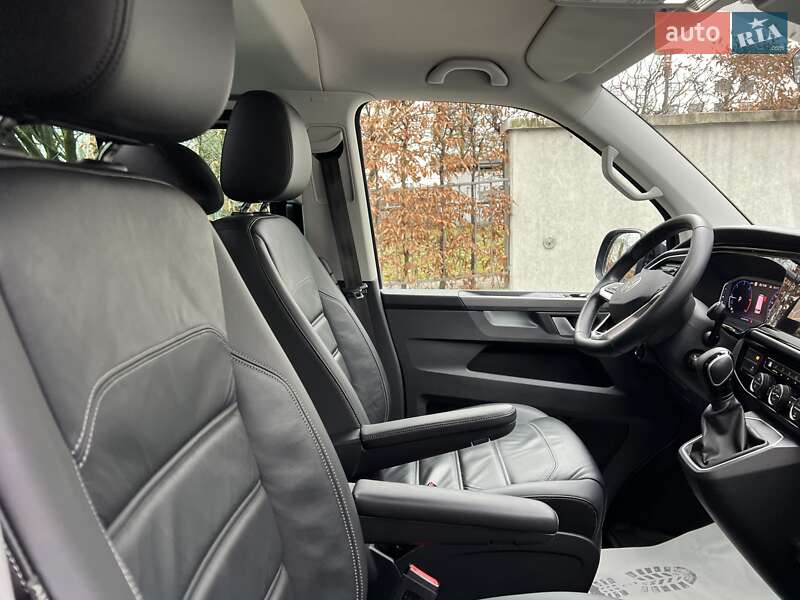 Минивэн Volkswagen Multivan 2022 в Киеве