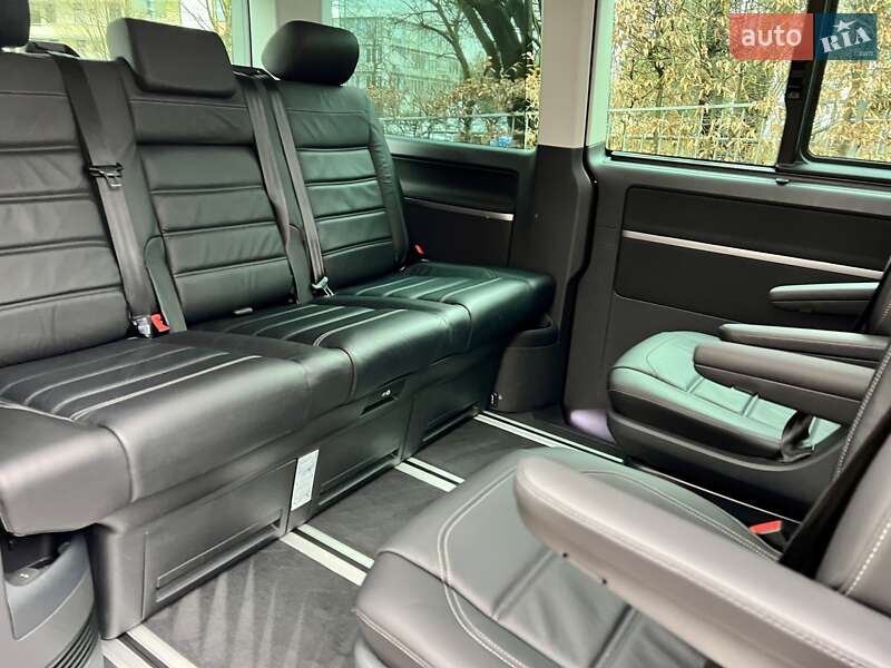 Минивэн Volkswagen Multivan 2022 в Киеве