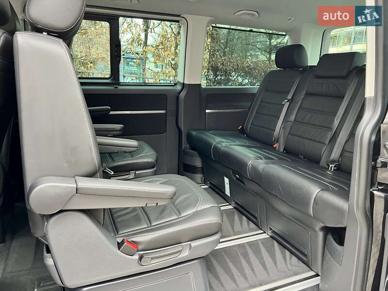Минивэн Volkswagen Multivan 2022 в Киеве