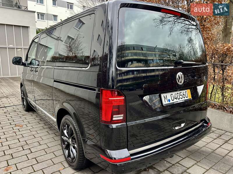 Минивэн Volkswagen Multivan 2022 в Киеве