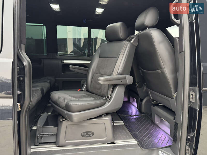 Минивэн Volkswagen Multivan 2012 в Киеве