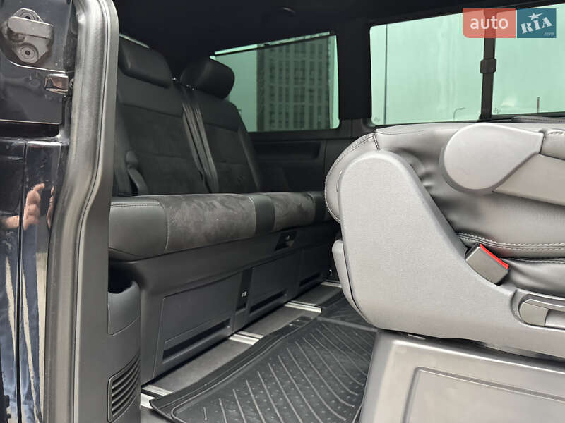 Минивэн Volkswagen Multivan 2012 в Киеве