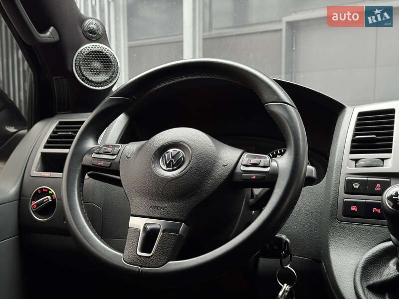 Минивэн Volkswagen Multivan 2012 в Киеве