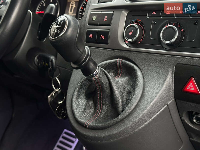 Минивэн Volkswagen Multivan 2012 в Киеве