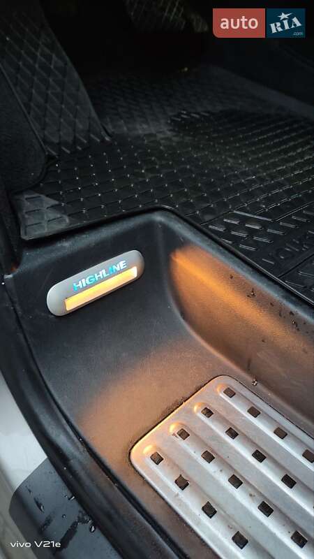 Минивэн Volkswagen Multivan 2016 в Киеве