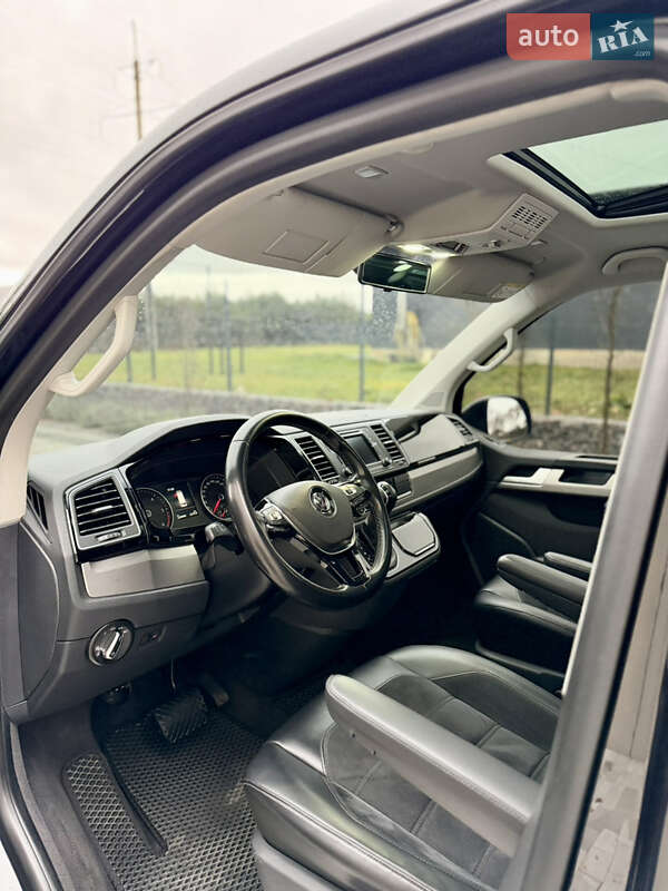 Минивэн Volkswagen Multivan 2018 в Луцке