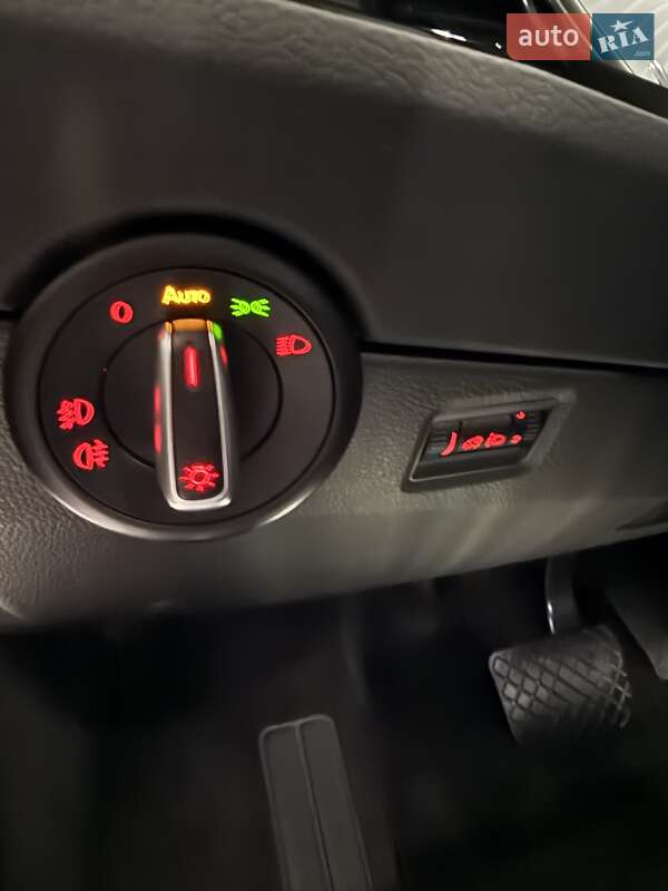 Мінівен Volkswagen Multivan 2016 в Львові