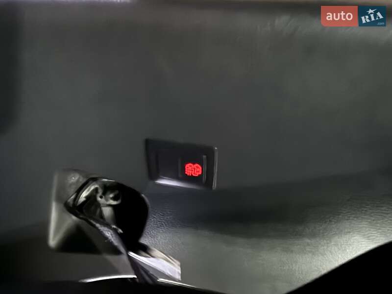 Мінівен Volkswagen Multivan 2016 в Львові