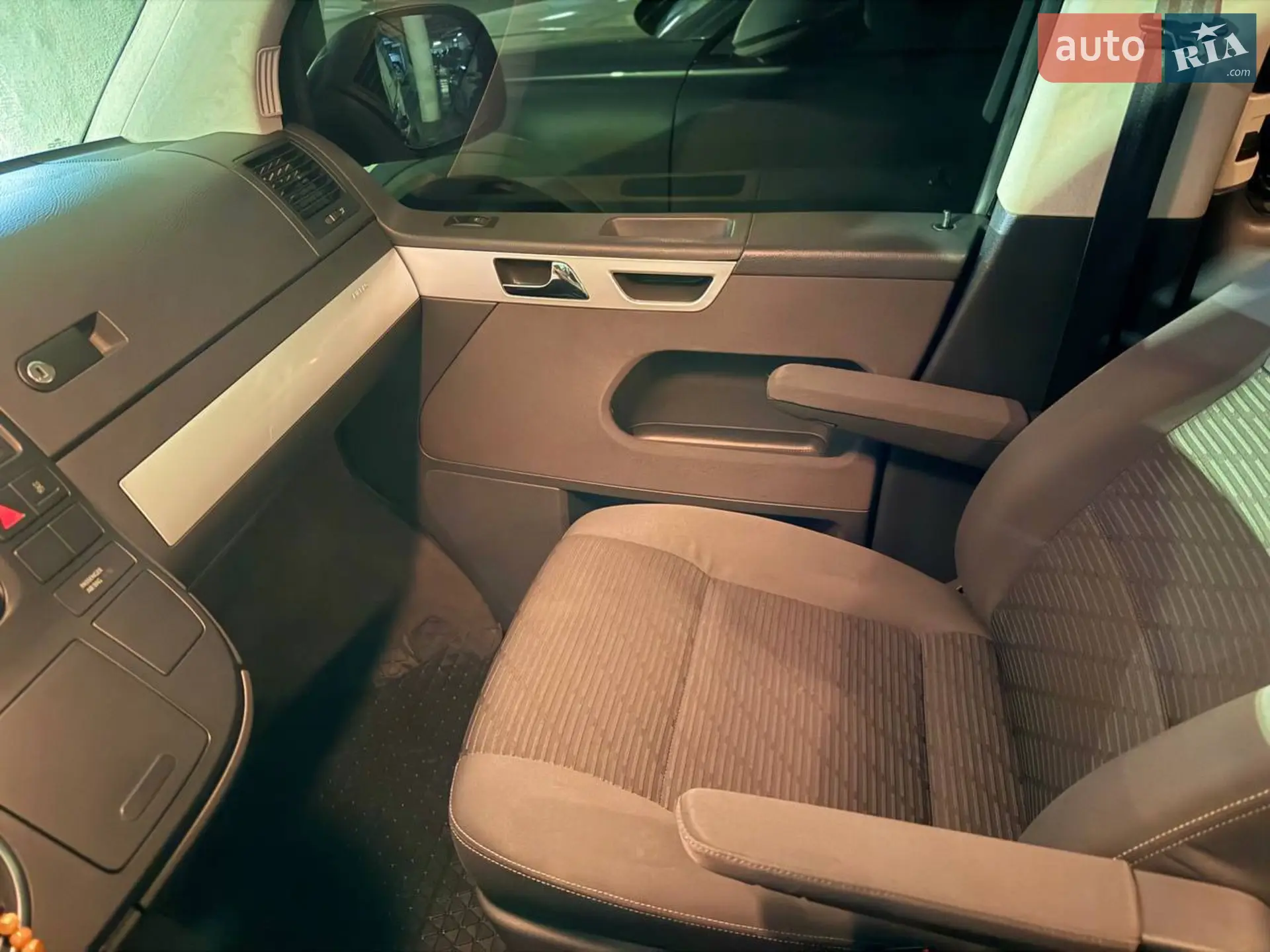 2010 Volkswagen Multivan - мініатюра 11