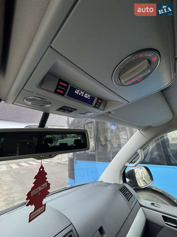 Минивэн Volkswagen Multivan 2014 в Львове