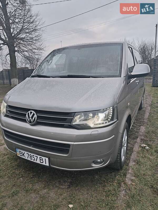 Минивэн Volkswagen Multivan 2013 в Сарнах