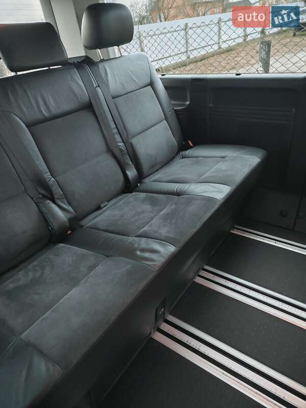 Минивэн Volkswagen Multivan 2013 в Сарнах