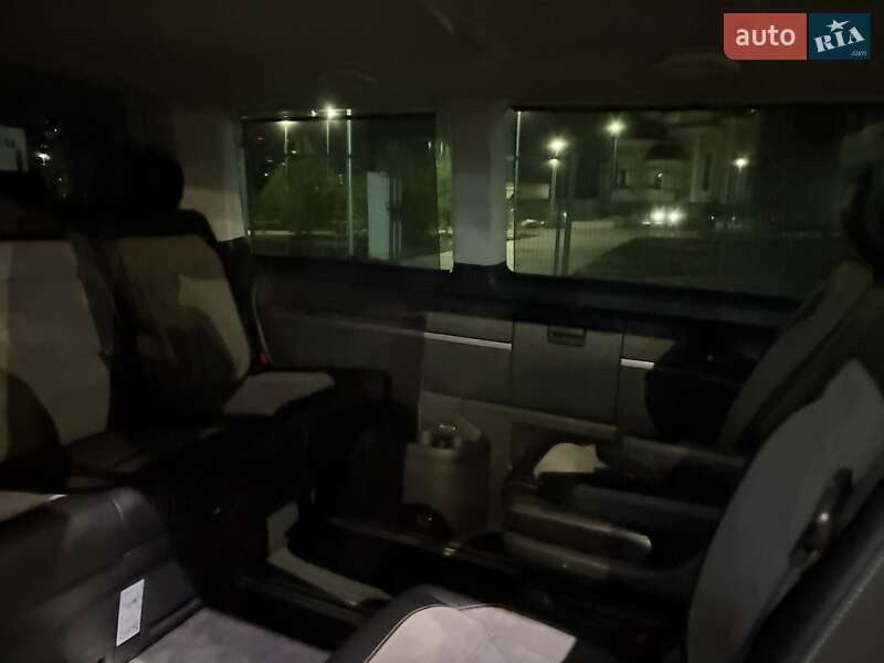 Минивэн Volkswagen Multivan 2022 в Киеве
