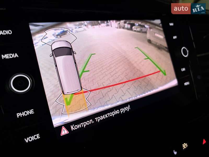 Минивэн Volkswagen Multivan 2022 в Киеве