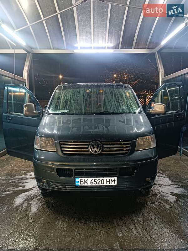 Минивэн Volkswagen Multivan 2008 в Ровно