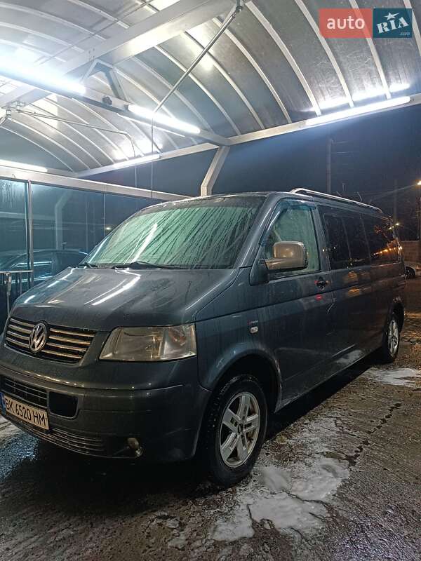 Минивэн Volkswagen Multivan 2008 в Ровно
