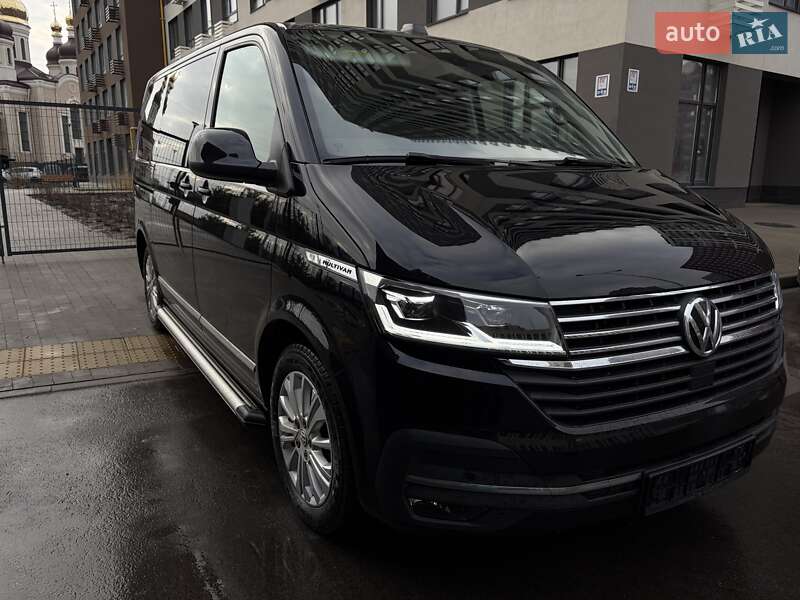 Минивэн Volkswagen Multivan 2022 в Киеве