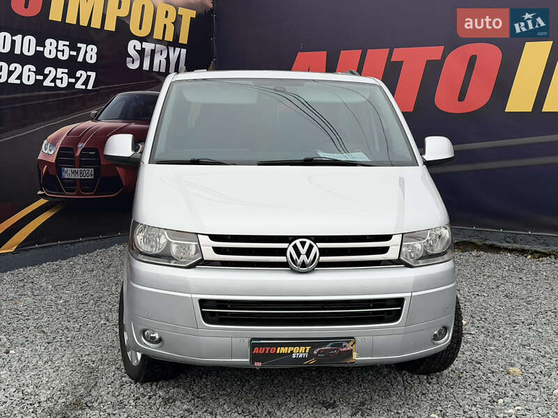 Минивэн Volkswagen Multivan 2011 в Стрые