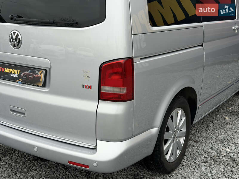 Минивэн Volkswagen Multivan 2011 в Стрые