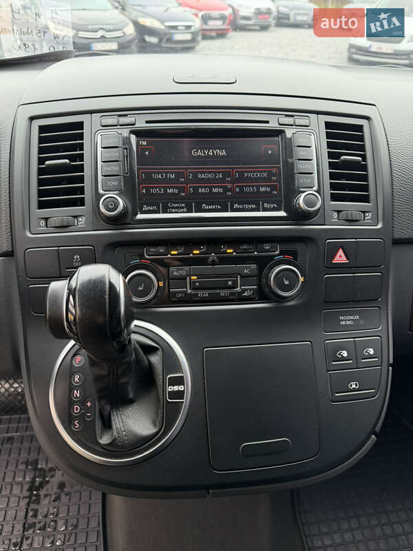 Минивэн Volkswagen Multivan 2011 в Стрые