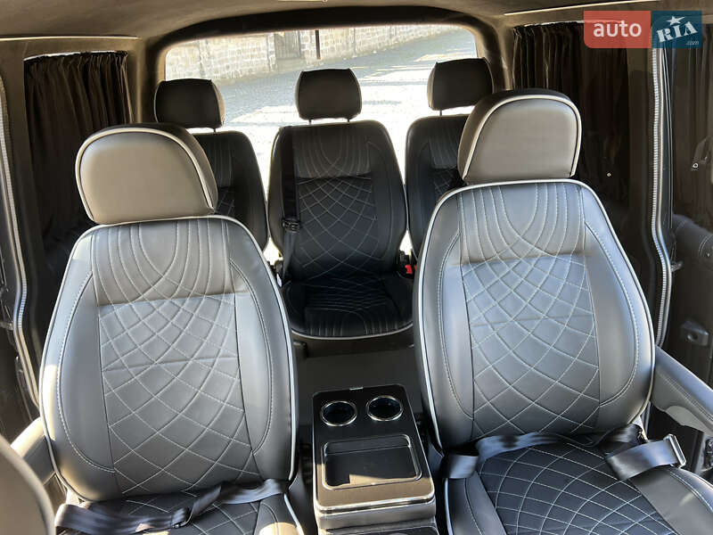 Минивэн Volkswagen Multivan 2018 в Черновцах