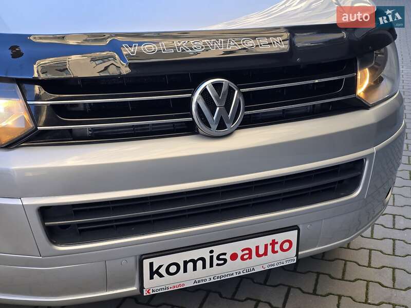 Минивэн Volkswagen Multivan 2013 в Хмельницком