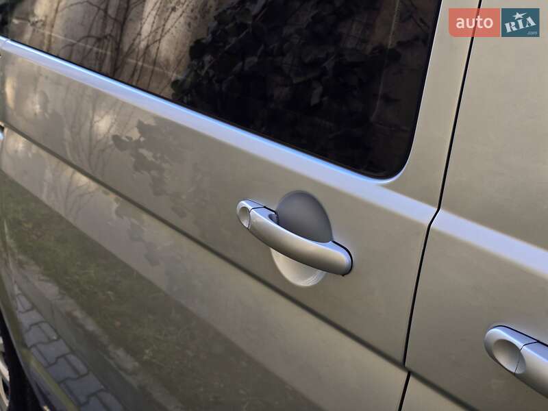 Минивэн Volkswagen Multivan 2013 в Хмельницком