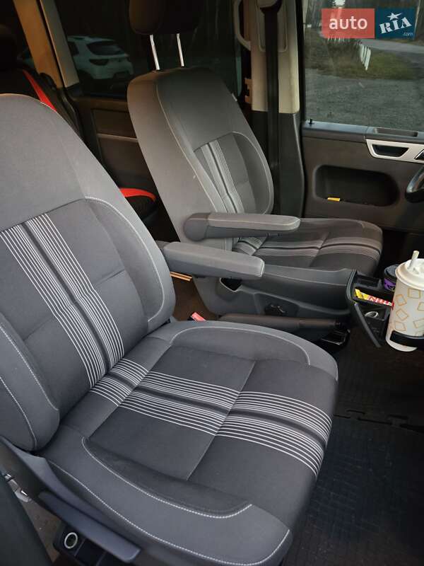 Мінівен Volkswagen Multivan 2012 в Малині