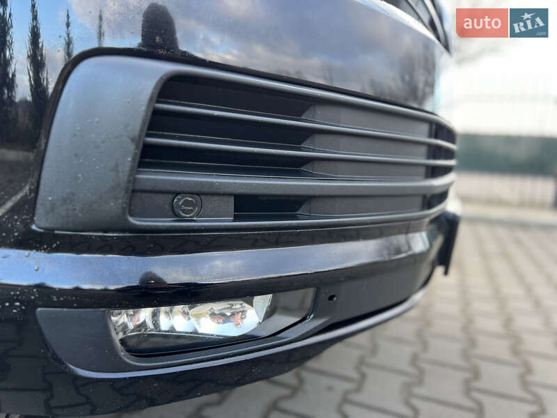 Минивэн Volkswagen Multivan 2017 в Луцке фото 12 Минивэн Volkswagen Multivan 2017 в Луцке