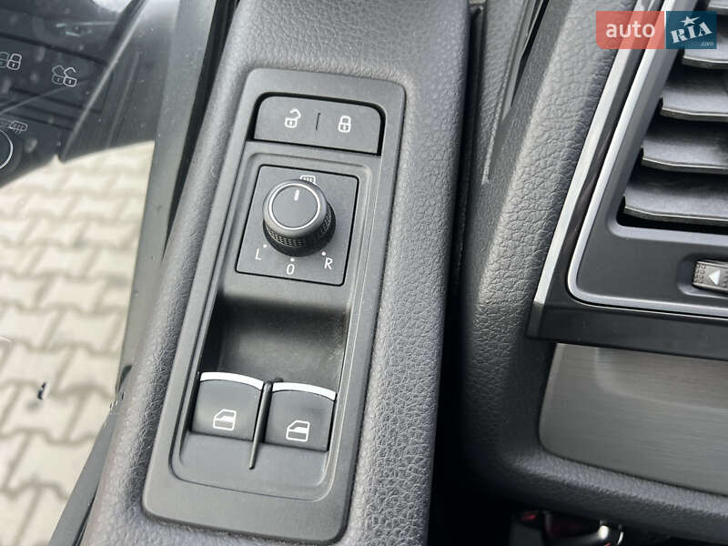 Минивэн Volkswagen Multivan 2017 в Луцке фото 42 Минивэн Volkswagen Multivan 2017 в Луцке