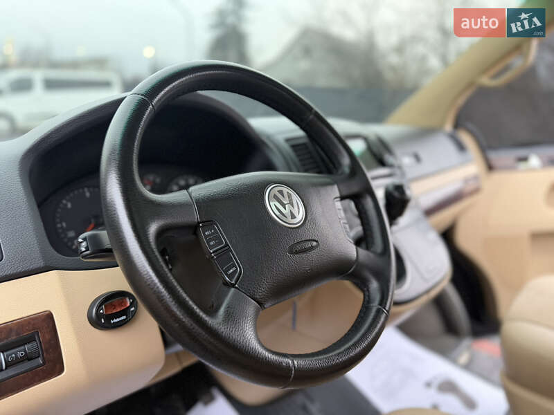 Минивэн Volkswagen Multivan 2009 в Берегово