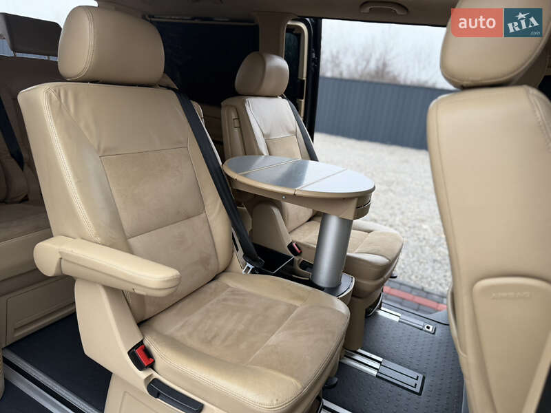 Минивэн Volkswagen Multivan 2009 в Берегово