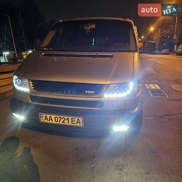Минивэн Volkswagen Multivan 2000 в Киеве