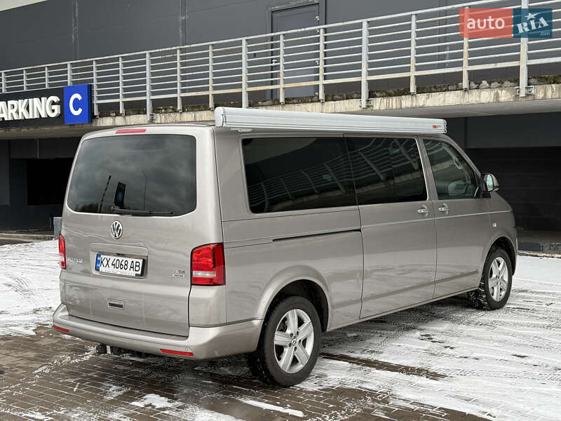 Минивэн Volkswagen Multivan 2015 в Киеве