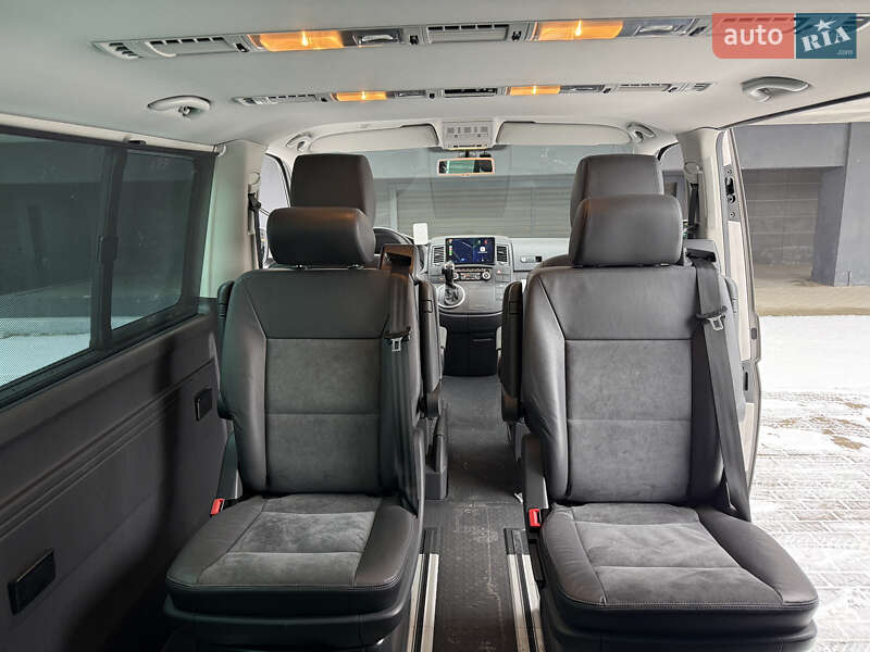 Минивэн Volkswagen Multivan 2015 в Киеве
