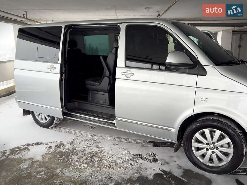 Мінівен Volkswagen Multivan 2011 в Києві