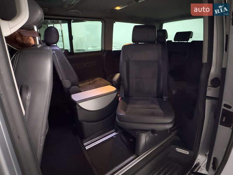 Мінівен Volkswagen Multivan 2011 в Києві