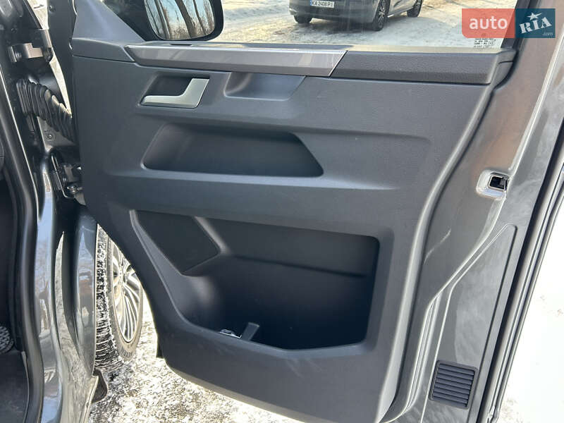 Минивэн Volkswagen Multivan 2020 в Киеве