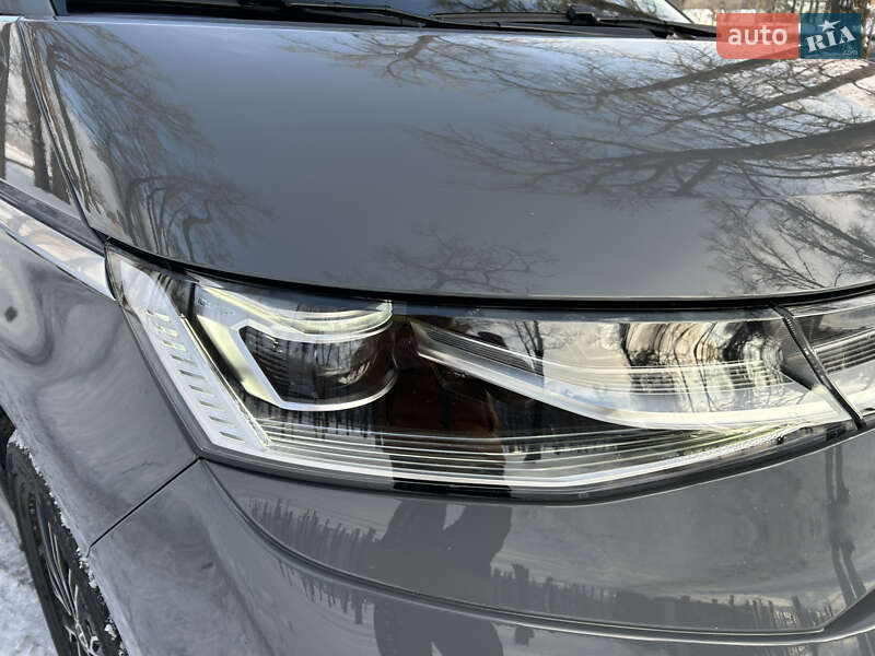 Минивэн Volkswagen Multivan 2023 в Киеве
