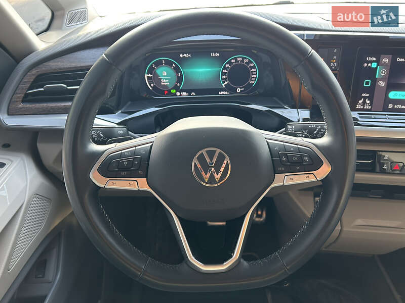 Минивэн Volkswagen Multivan 2023 в Киеве
