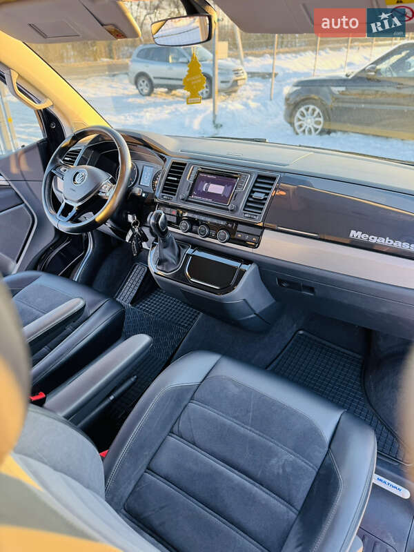 Минивэн Volkswagen Multivan 2018 в Иршаве
